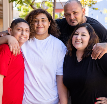 happy family of 4